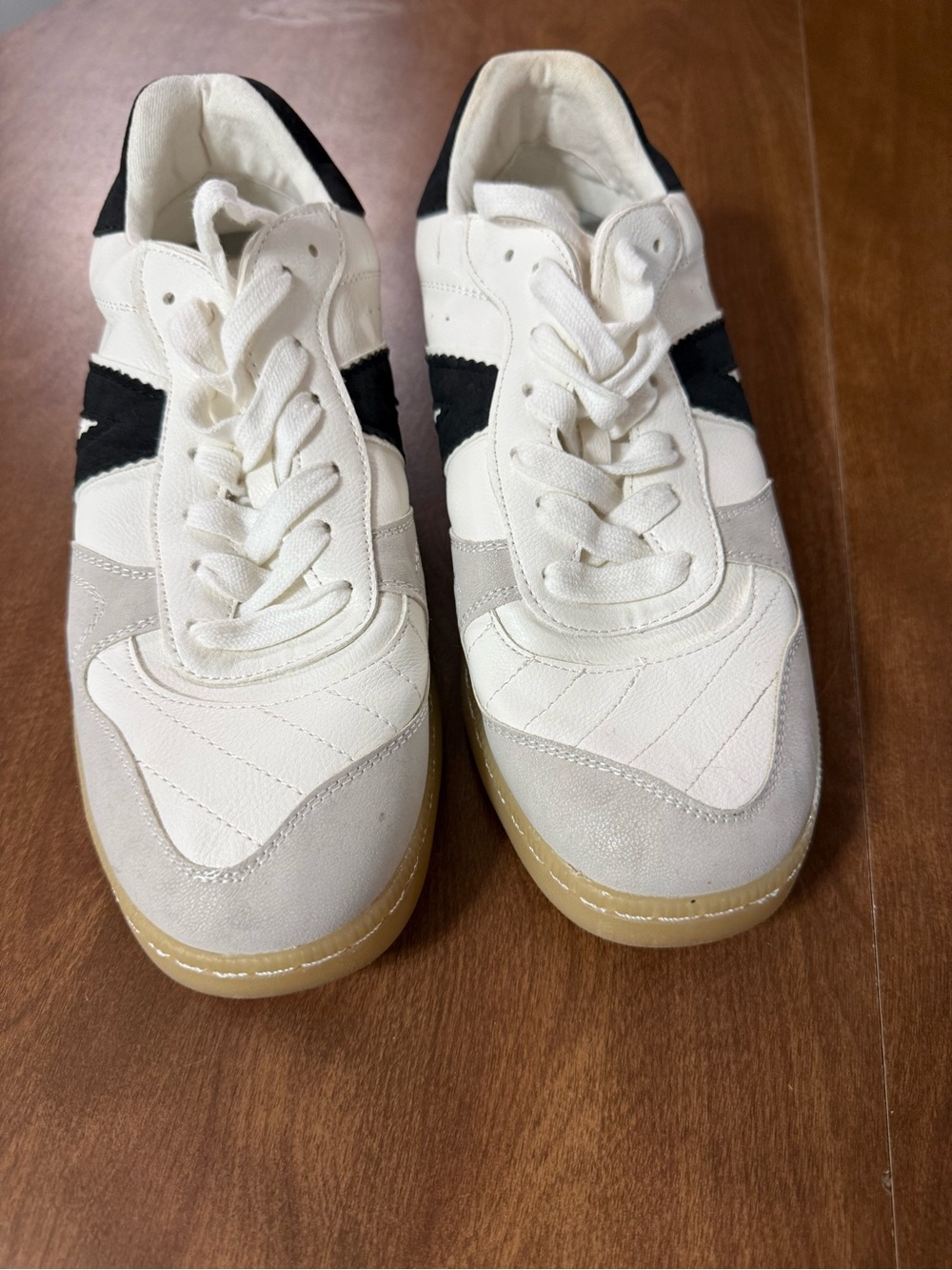 MIA Women's Vesta Sneakers size 8